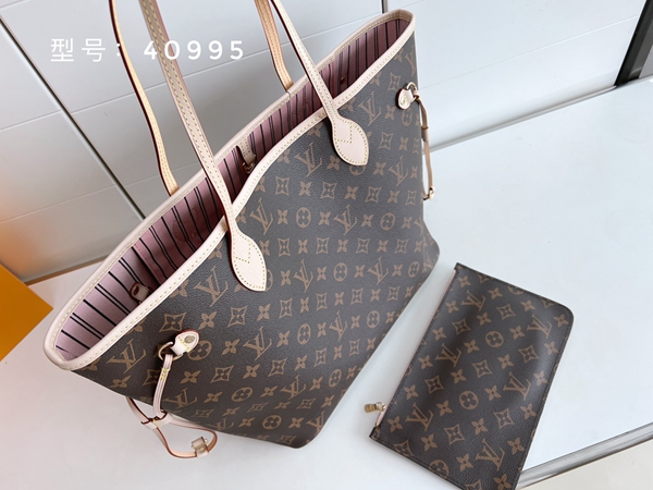 ルイヴィトンバッグ背面デザイン